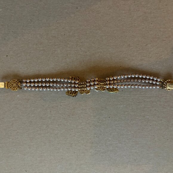 NWOT signed Miriam Haskell triple strand pearl and floral bead bracelet - Picture 5 of 9